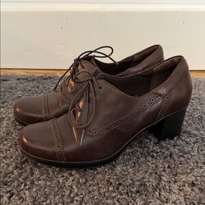 Clarks Ciera brine Oxfords shoes size 8.5